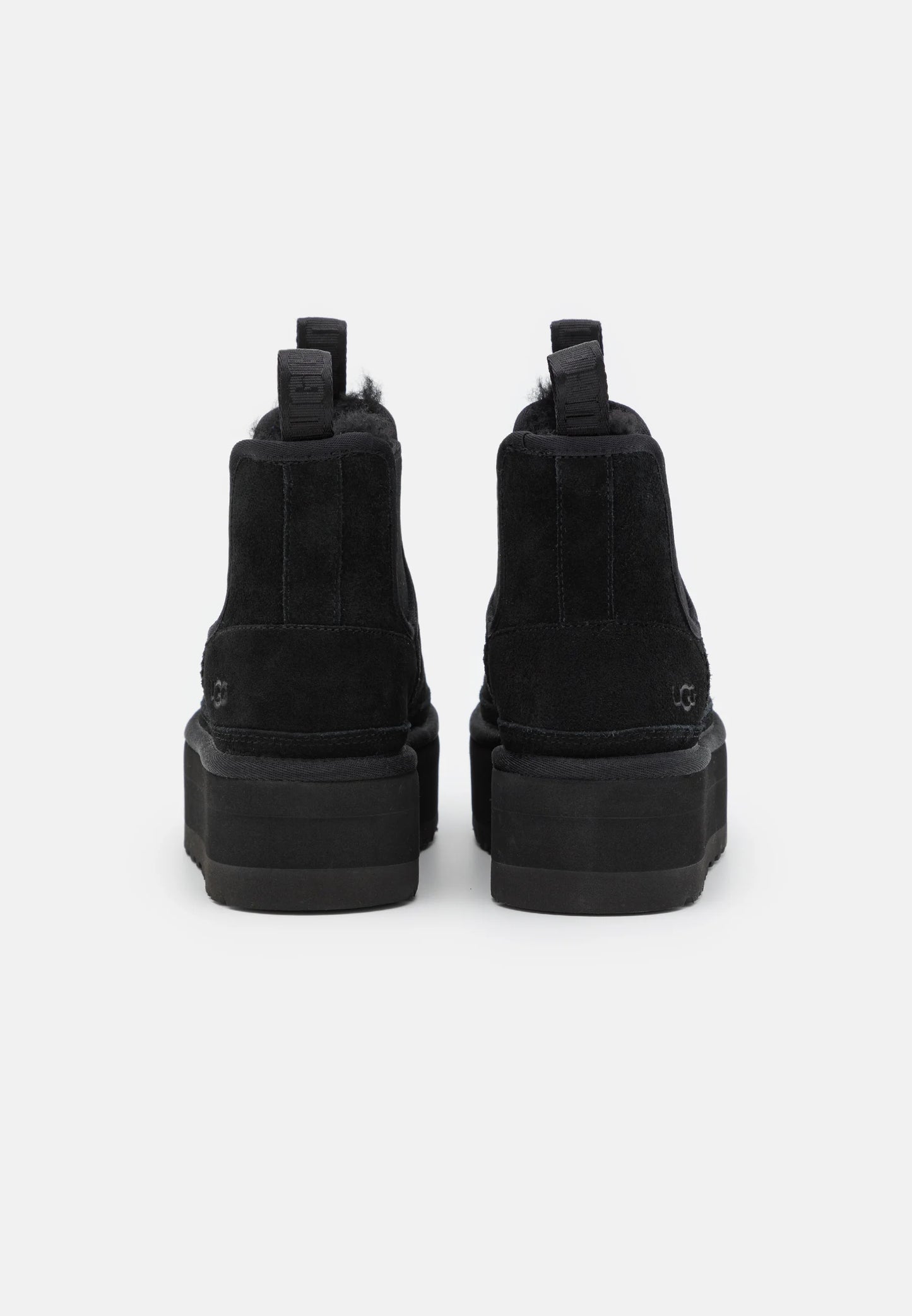 UGG 1134526W NEUMEL PLATFORM CHELSEA BLACK